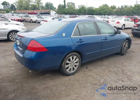 2006 Honda Accord 3.0 Ex z USA, uszkodzony, nr VIN 1HGCM66526A010086